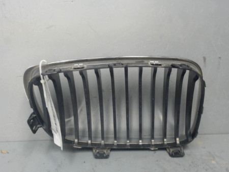GRILLE CALANDRE GAUCHE B.M.W. SERIE 1