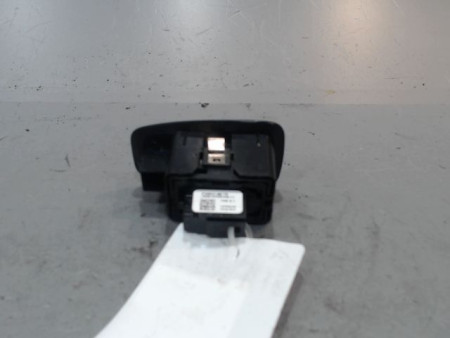 COMMANDE LEVE-GLACE PORTE AVD RENAULT CLIO
