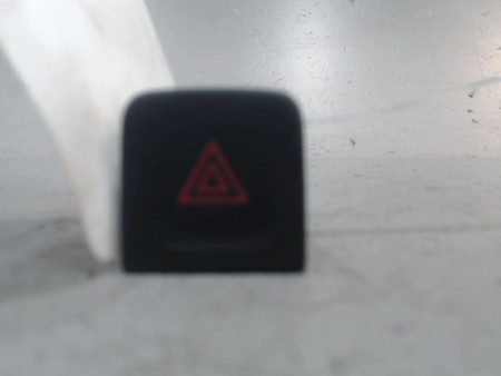 BOUTON DE WARNING RENAULT KADJAR