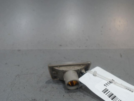 REPETITEUR AILE GAUCHE OPEL CORSA