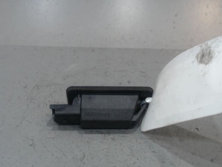 ECLAIREUR PLAQUE DE POLICE GAUCHE PEUGEOT 208