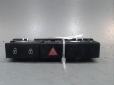 BOUTON DE WARNING OPEL ASTRA