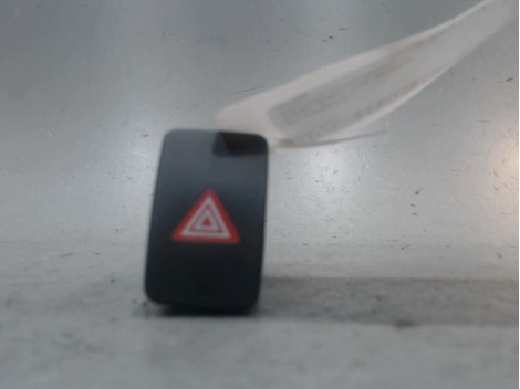 BOUTON DE WARNING KIA RIO