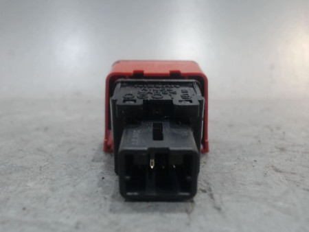 BOUTON DE WARNING NISSAN MICRA