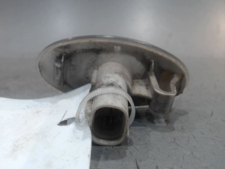 REPETITEUR AILE GAUCHE SUZUKI SWIFT