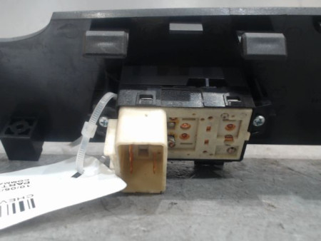 COMMANDE LEVE-GLACE PORTE AVD CHEVROLET CAPTIVA