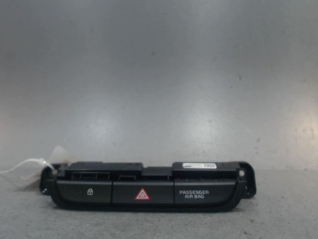BOUTON DE WARNING KIA XCEED