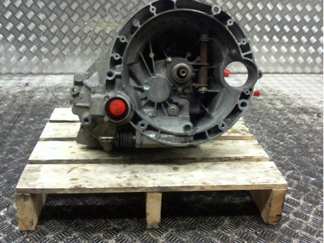 BOITE A VITESSE MECANIQUE M.G. ZR 105