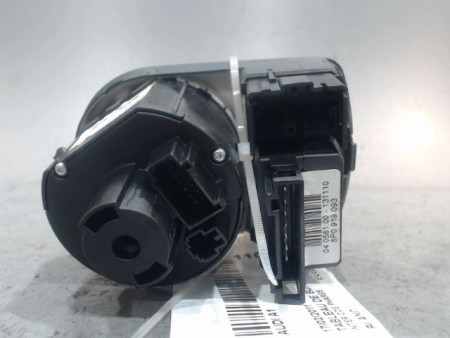 INTERIEUR COMMANDE PHARES AUDI A1