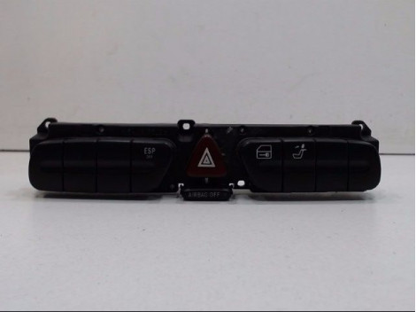 BOUTON DE WARNING MERCEDES CLASSE C