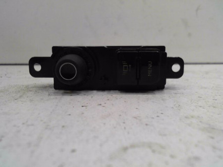 COMMANDE GPS PEUGEOT 208