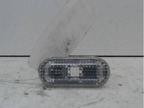 REPETITEUR AILE GAUCHE FORD FOCUS