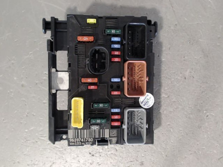 BOITE A FUSIBLES CITROEN C3