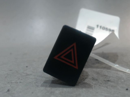 BOUTON DE WARNING NISSAN QASHQAI