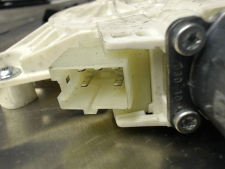 MECANISME+MOTEUR LEVE-GLACE AVANT DROIT MERCEDES CLASSE C