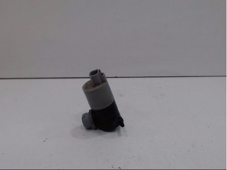 POMPE LAVE-GLACE AVANT TOYOTA AVENSIS