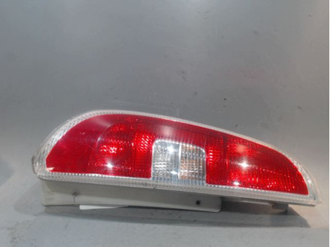 FEU ARRIERE GAUCHE  SKODA ROOMSTER