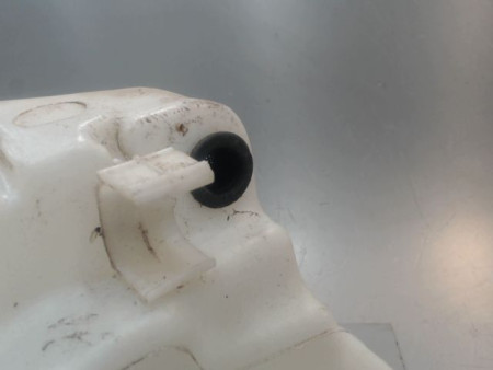 RESERVOIR LAVE-GLACE AVANT FORD KUGA