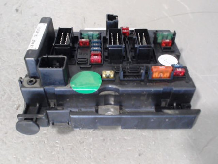 BOITE A FUSIBLES PEUGEOT 307