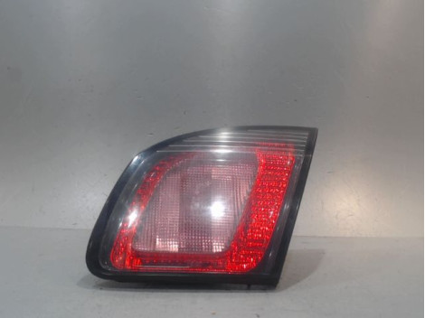 FEU ARRIERE INTERIEUR DROIT NISSAN PRIMERA