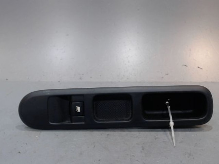 COMMANDE LEVE-GLACE PORTE AVD PEUGEOT 3008