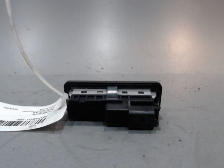 POIGNEE EXTERIEURE HAYON PEUGEOT 208