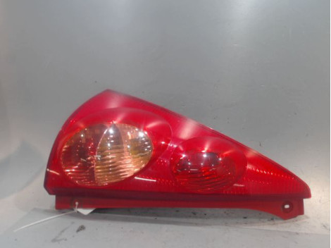 FEU ARRIERE GAUCHE  PEUGEOT 107