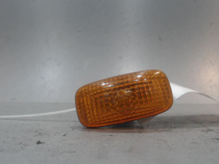 REPETITEUR AILE GAUCHE NISSAN PRIMERA
