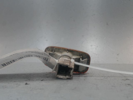 REPETITEUR AILE GAUCHE NISSAN PRIMERA
