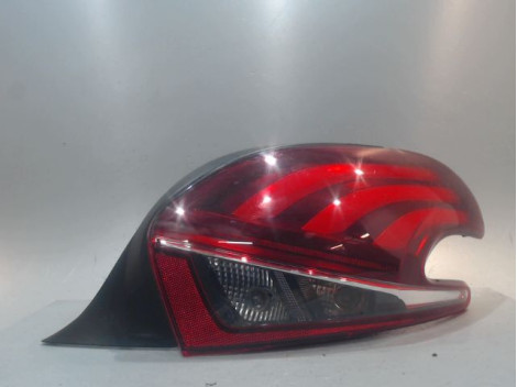 FEU ARRIERE DROIT PEUGEOT 208