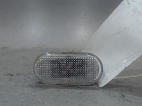 REPETITEUR AILE GAUCHE NISSAN QASHQAI