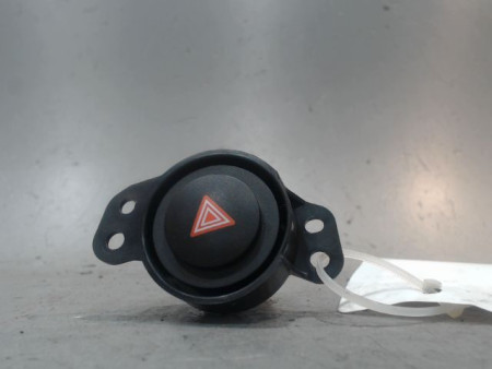 BOUTON DE WARNING TOYOTA AYGO