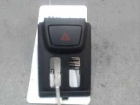 BOUTON DE WARNING FORD FIESTA