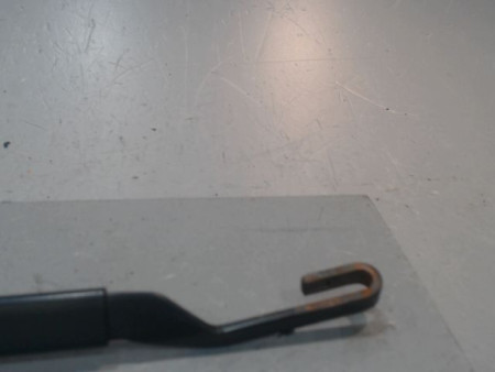 BRAS ESSUIE-GLACE AVANT GAUCHE TOYOTA AURIS