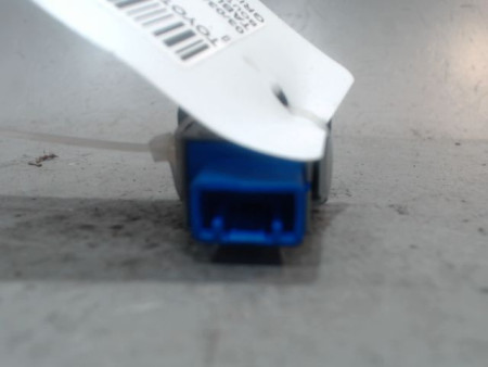 BOUTON DE WARNING TOYOTA AURIS