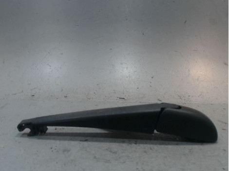 BRAS ESSUIE-GLACE ARRIERE TOYOTA AURIS