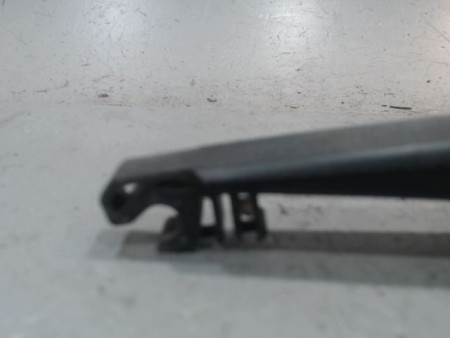 BRAS ESSUIE-GLACE ARRIERE TOYOTA AURIS