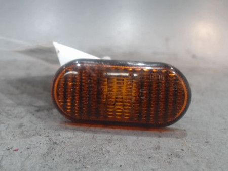 REPETITEUR AILE DROIT RENAULT MEGANE