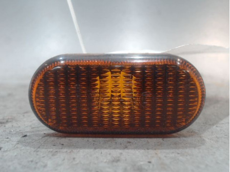 REPETITEUR AILE GAUCHE RENAULT MEGANE