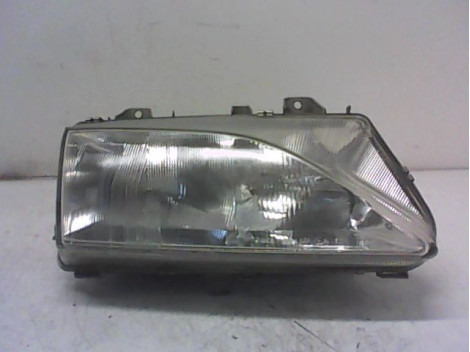 PHARE DROIT PEUGEOT 806