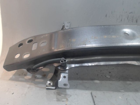 RENFORT PARE-CHOC AVANT TOYOTA YARIS