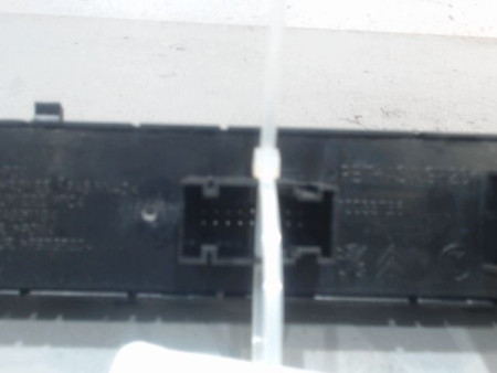 BOUTON DE WARNING PEUGEOT 3008