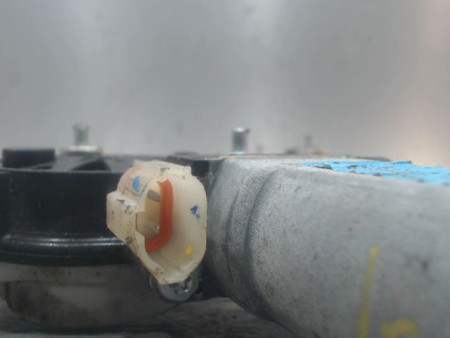MECANISME+MOTEUR LEVE-GLACE AVANT DROIT HYUNDAI I20