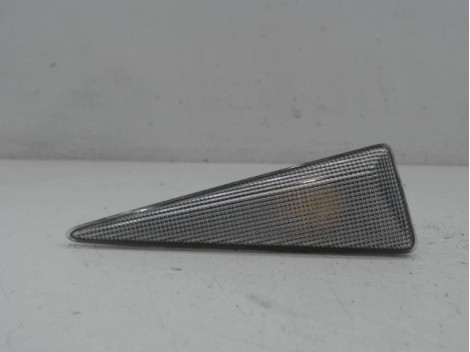 REPETITEUR AILE GAUCHE RENAULT MEGANE