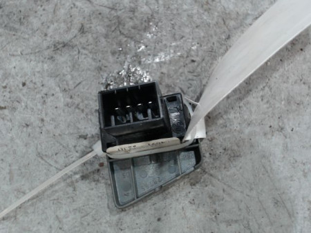 COMMANDE LEVE-GLACE PORTE AVD FIAT PANDA