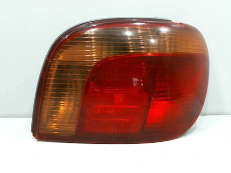 FEU ARRIERE DROIT TOYOTA YARIS -2003