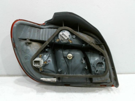 FEU ARRIERE DROIT TOYOTA YARIS -2003
