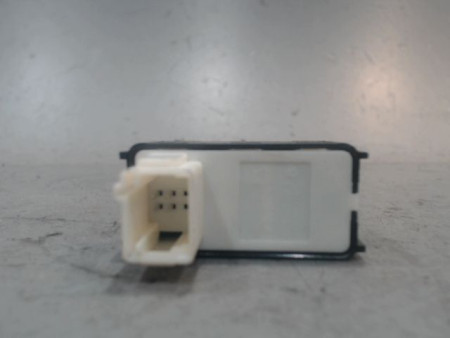 COMMANDE LEVE-GLACE PORTE AVD OPEL MOKKA
