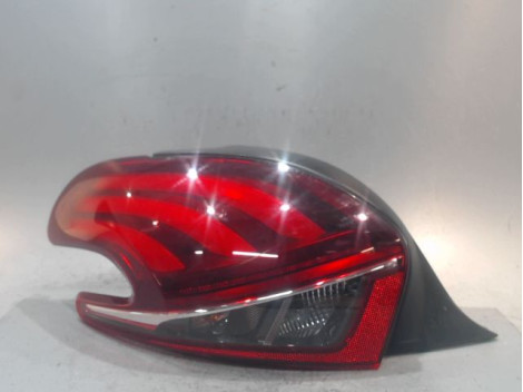 FEU ARRIERE GAUCHE  PEUGEOT 208