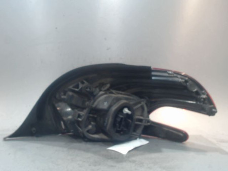 FEU ARRIERE GAUCHE  PEUGEOT 208